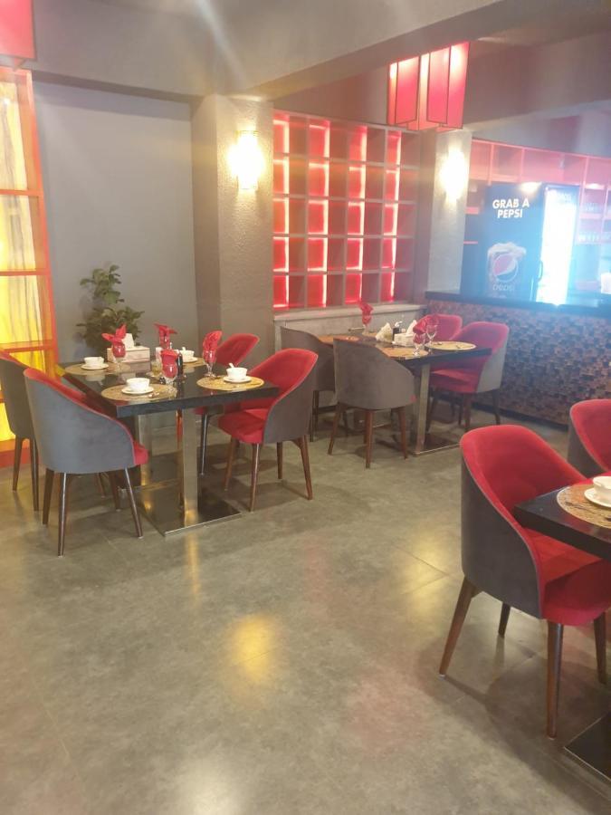 Space Luxury Rental Suites Rawalpindi Esterno foto
